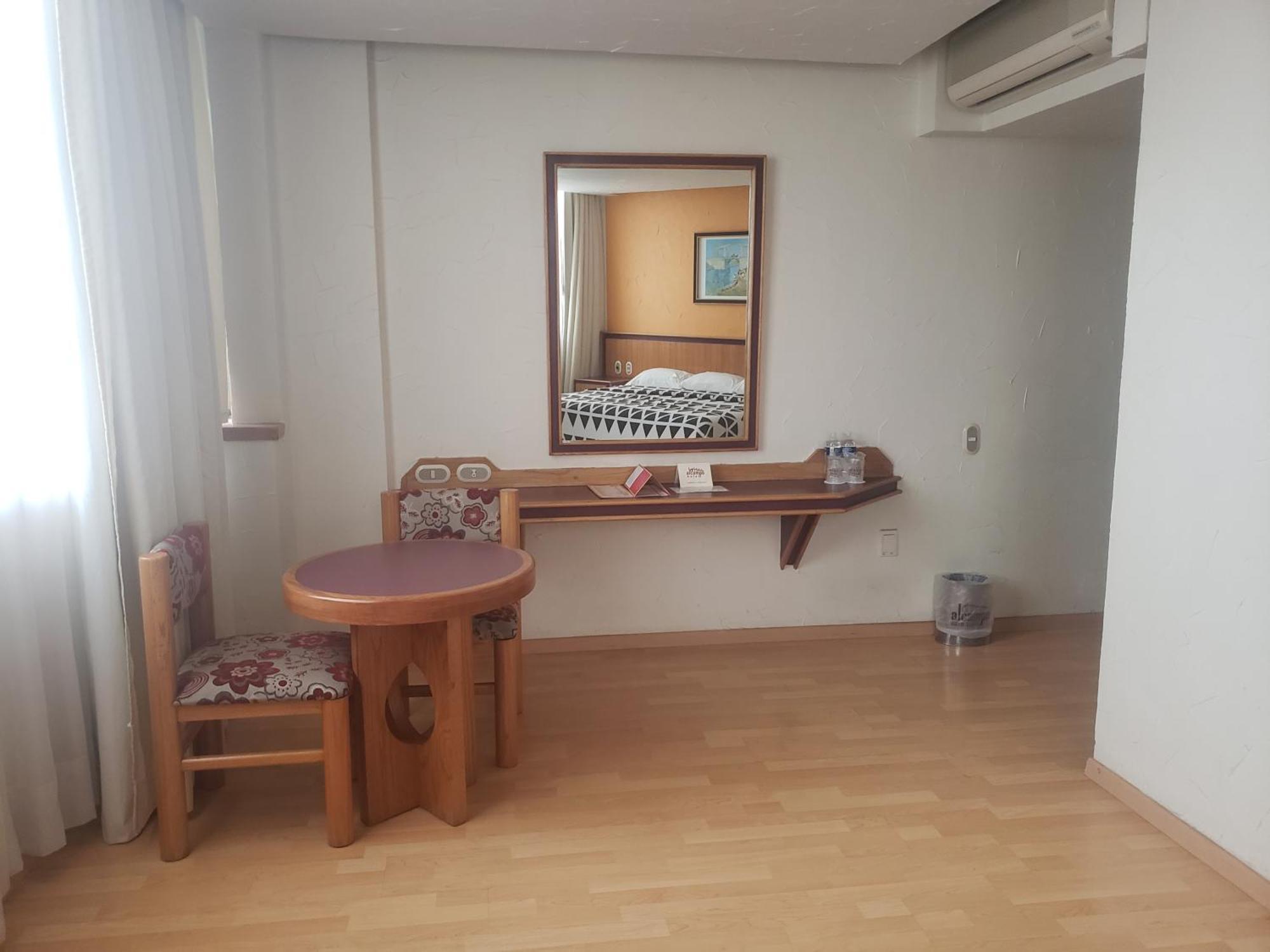 Hotel Alcampo Miranda 客房 照片